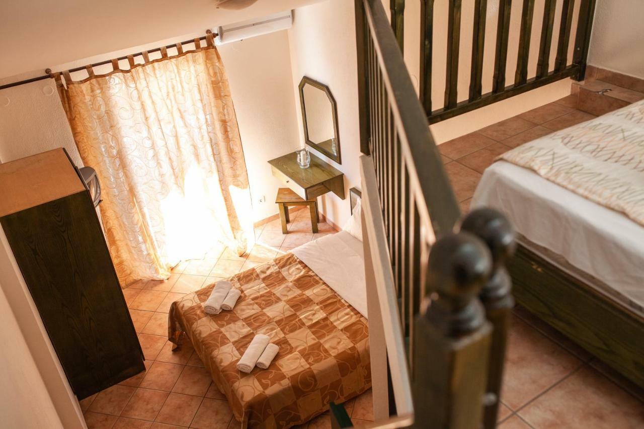 Villa Cariatis Nea Kallikrateia Luaran gambar