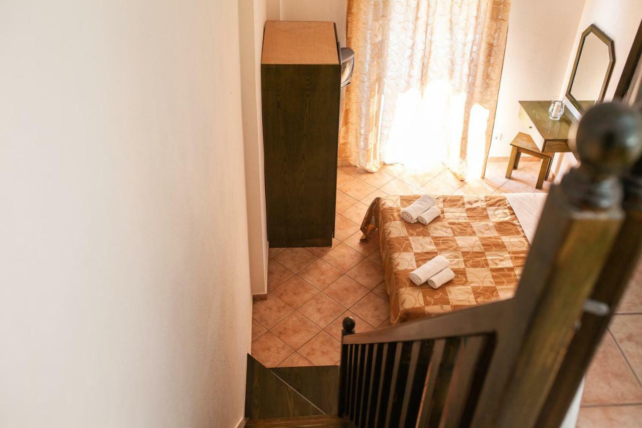 Villa Cariatis Nea Kallikrateia Luaran gambar